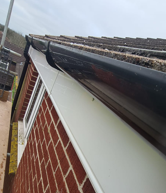 FASCIAS, SOFFITS & GUTTERING IN CROWTHORNE